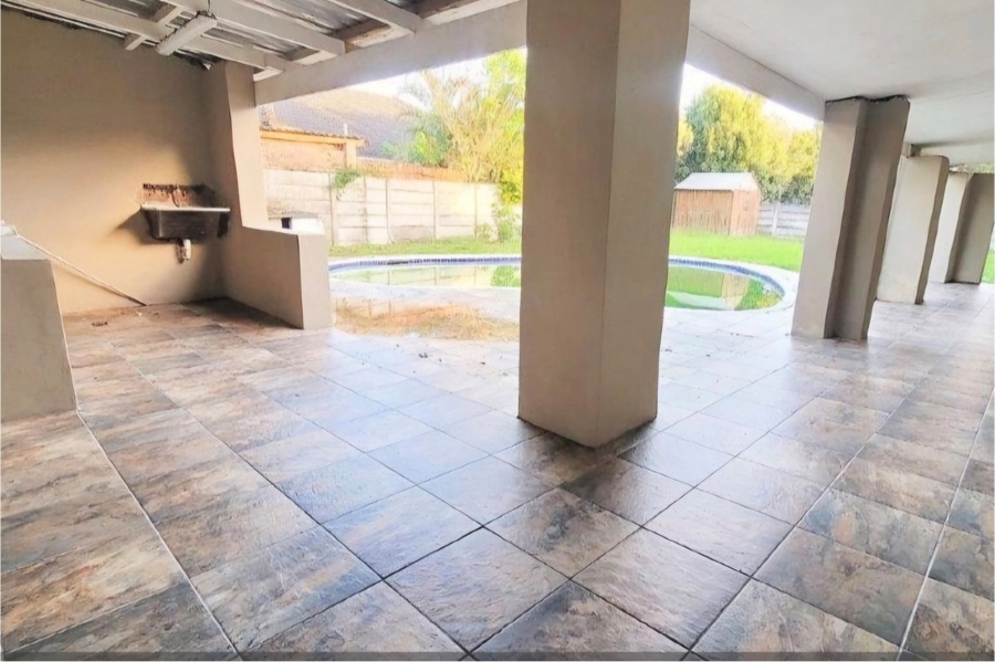 2 Bedroom Property for Sale in Beacon Bay Eastern Cape
